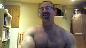 Muscle Daddy Flexing His Muscles on Cam!