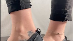 A Shoejob with Converse Ballet Sneakers - CBT, Footjob and Inshoe views - sidecam - HD