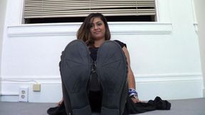 I FINALLY SMELLED SINDA'S SUPER STINKY FEET