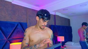 Aron Muller Private Show