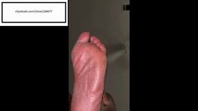 Niauhhh itchy feet over your face