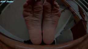 NEW MODEL! Foot Virgin! Shapely athletic size 10s! - MOV