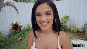 Latina's Public Theft Turns into Wild Passionate Outdoor Heat