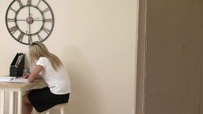 Dirty blonde bombshell Christen Courtney goes raw dog wild with Luke Hotrod′s meat