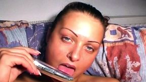 Brunette Amateur Fingers Hairy Pussy with Toy