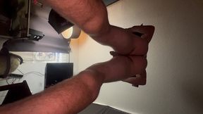 i squat naked ?