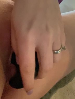 Fucking my pussy with vibrating toy
