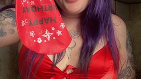valeri in red clothes blowtopop big balloon