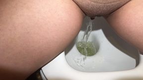 pissing collection! lovely urine, dirty pads! watch and stick out your tongue!