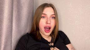 A Girl with a Juicy Ass Cums While at Home Alone