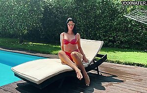 Juicy ass Yenifer Chacon naked swimming