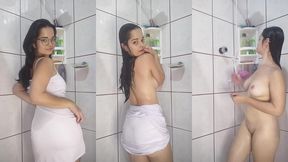 morena gostosa se exibindo no chuveiro - white moon vip