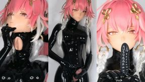 Changli latex kigurumi masturbates with plug & pussymask