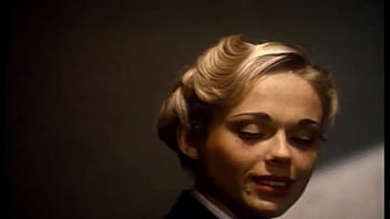 Kelly Trump sucks cock and takes a facial