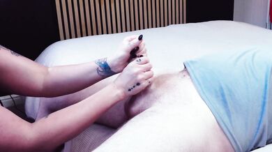 Luna lovesgood breaks all barriers with blistering hand passion