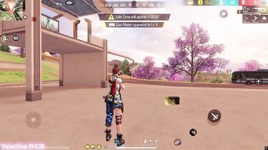 Playing Free Fire pigtails squirted onscreen