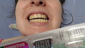 Exploring My New Toothbrush – Perfect Care for Sensitive Teeth