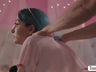 Horny Tbabe barebacked by guy bestfriend