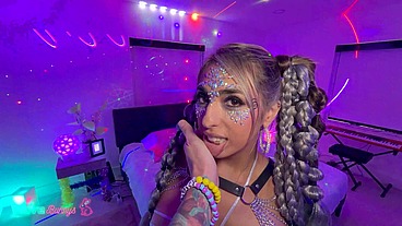 Luna Colombiana Amazon Fucks The DJ In A High-Energy Neon Encounter!