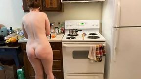Fuzzy Bush Babe Makes a Fizzy Berry Cocktail! Naked in the Kitchen Episode 52