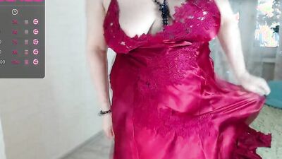 Webcam mom AimeeParadise as a submissive squirting slut in a private show!