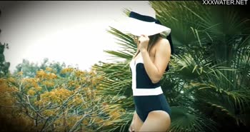 Blondinka's Steamy Underwater Affair: Blowjob & Outdoor Sex