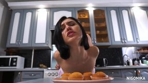 Cook Housewife Got a Dick Right at the Stove - Juicy Muffin - Nigonika 2024