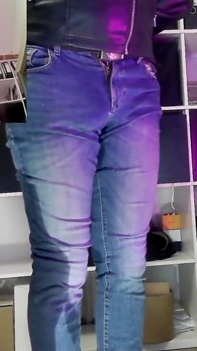 Ich Spritze Pinkle in Meine Hose - Real Trans Deutsch -