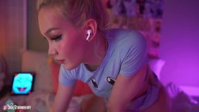 Blondelashes19 Cums Fast