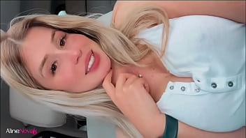 ALUNA GOSTOSA n&atilde_o aguenta e GOZA no carro pensando na ROLA do professor