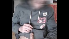 caresses et &eacute_jaculation avec ma tige ur&eacute_tral dans le penis