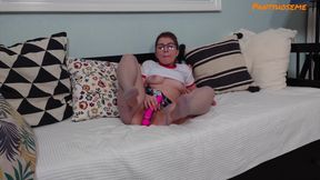 Nerdy babe Misty getting off in crotchless pantyhose pussy fun