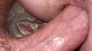 Azgın Amerikalı amatör eşcinsel babalar için yoğun yakın çekim POV çıplak anal seks, ateşli el ile boşalma ile son buluyor.