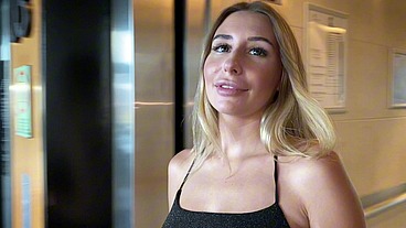 Blonde pick-up on the street ended with passionate sex in her room
