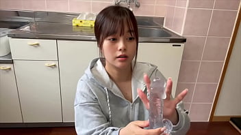 3日間洗ってない女子大生おまんこ。ディルドでオナニー。臭いおまんこ舐めて欲しいな...