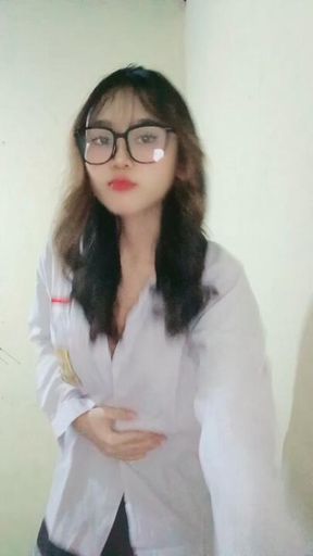 Masturbasi jilbab sampai muncrat
