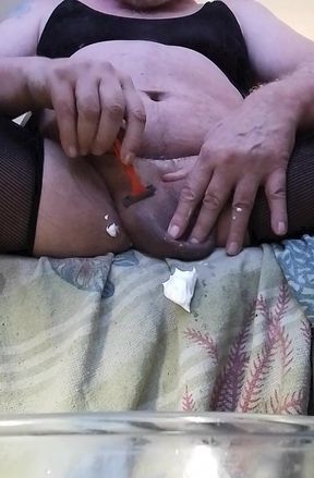 Grandpa shaving his tiny 2" acorn and growing in real time to an unbelievable 9.5" and 8" thick