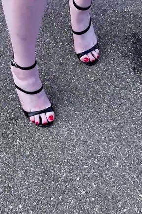 Lavyana, Hot Redhead, Loves Dicks and Pussies