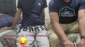 amigo delgado me pide ponerme el condon para follarlo, me vengo en el condon y lo sigo follando - full version