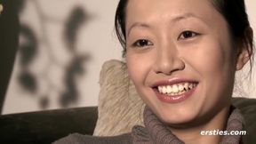 Die 24-jïhrige Tyra aus Berlin masturbiert leidenschaftlich mit Vibrator - Asian German babe with perky tits masturbating solo