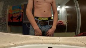 Shirtless Flexing Schat