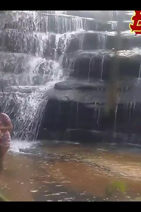 Blazing Fire Wizard and D4 Bombom in the Waterfall See Full on Red