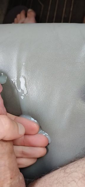 Bating Session in my car, cum in my seat