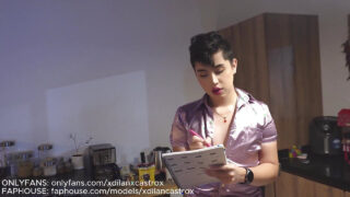 Szopás, krémes pisilés, spermalövés, pár, csupasz hátú, férfi – amatőr tini meleg ribancok seggbe dugva