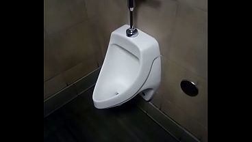 Mia R. Starks Sex Educator -Mia Can Pee from Her Poontang Standing Up as Males Were Once Only Known to Stand Up with Urination from Prickers