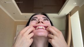 Mouth Stretching & Big Eyes