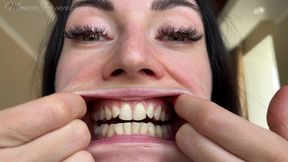 Mouth Stretching & Big Eyes