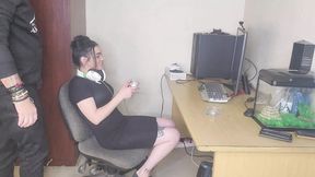 Cant pay rent just fuck my gamer girl