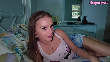Diaper Lover video Lola Leda discovers your diaper fetish