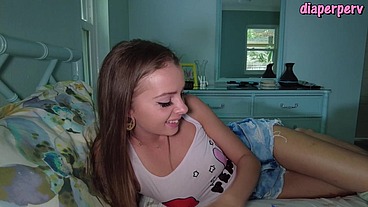 Diaper Lover video Lola Leda discovers your diaper fetish